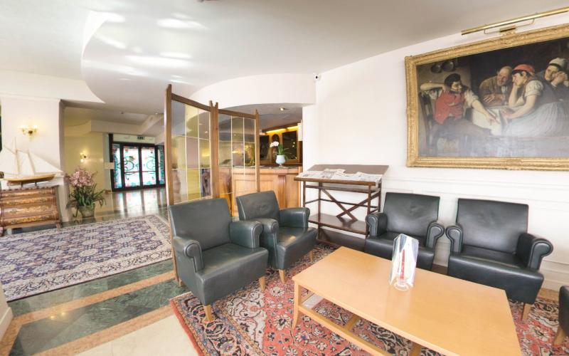 萨伏伊宫酒店 加尔多内-里维耶拉 外观 照片